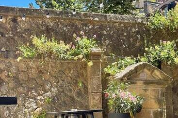 Le Patio, Coeur De Ville Avec Garage Et Jardin