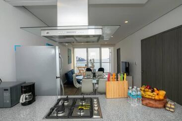 Luxury Apartment In Front Of Acapulco Beach