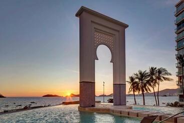 Luxury Apartment In Front Of Acapulco Beach