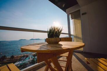 Luxury Apartment In Front Of Acapulco Beach