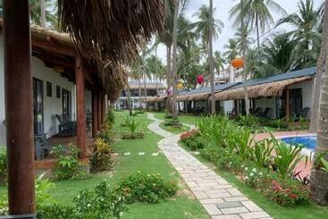 استراحتگاه The Legend Coco Beach