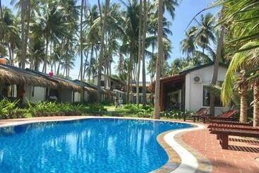 استراحتگاه The Legend Coco Beach