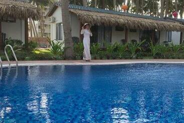استراحتگاه The Legend Coco Beach