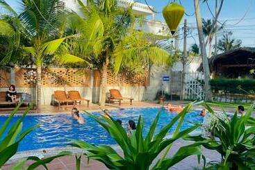 استراحتگاه The Legend Coco Beach