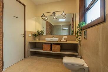 Saffronstays Yahvi Waters By Kosha Villas, Pawna Pool Villa With Stunning Lake View
