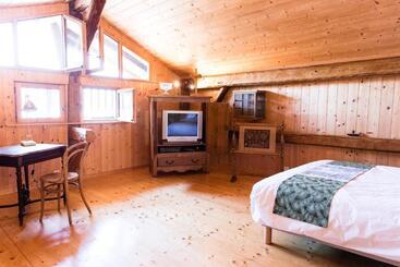 Chalet Familial Authentique Avec Jardin/cheminée
