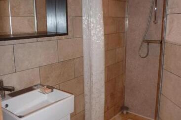 Edinb&b