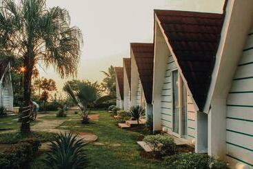 هتل Seaside Villa & Muse Beach Resto