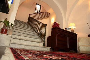 پانسیون Savoia Residence