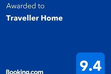 هاستل Traveller Home