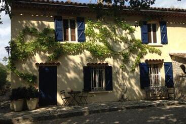 تختخواب و صبحانه Bastide La Folle Du Logis