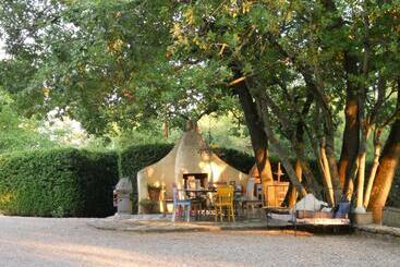 تختخواب و صبحانه Bastide La Folle Du Logis