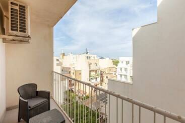 Brand New 1br In Central Malta Hosted By Sweetstay