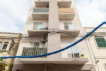 Brand New 1br In Central Malta Hosted By Sweetstay