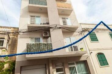 Brand New 1br In Central Malta Hosted By Sweetstay
