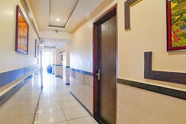 Fabhotel Grand Raj