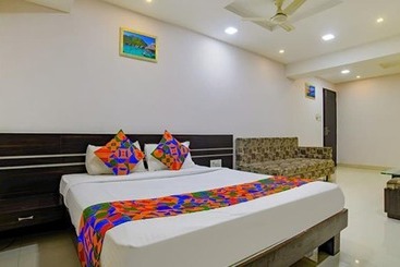 Fabhotel Grand Raj