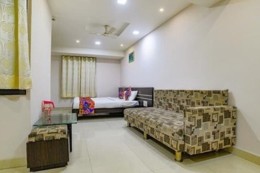 Fabhotel Grand Raj