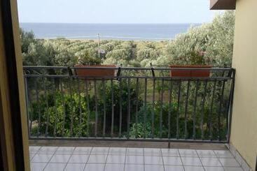 هتل Agriturismo Torre Rinusa