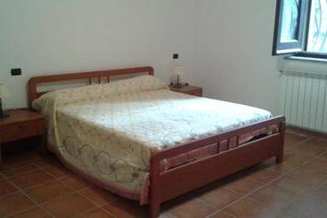هتل Agriturismo Torre Rinusa