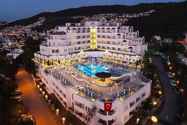 هتل Roseira Beach Resort
