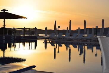 هتل Roseira Beach Resort