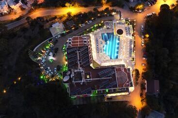 هتل Roseira Beach Resort