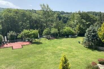 هتل Sarikonaklar Garden Village