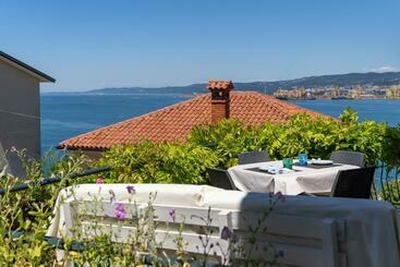 Muggia Uphill B&b