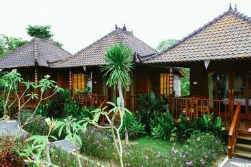 پانسیون Dmas Huts Lembongan