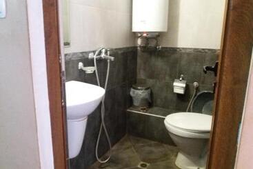 پانسیون Guest House Astra