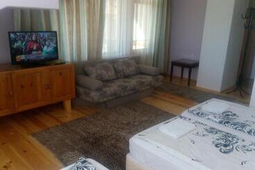 پانسیون Guest House Garbevi