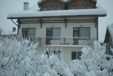 پانسیون Guest House Garbevi