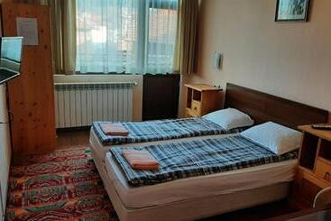 پانسیون Guest House Garbevi