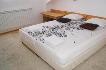 پانسیون Guest House Garbevi