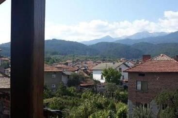 پانسیون Guest House Garbevi