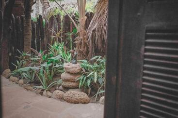پانسیون La Maison Eco House & Yoga