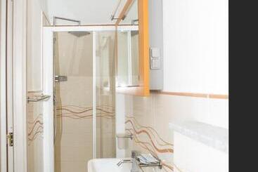 تختخواب و صبحانه I Coralli Rooms & Apartments