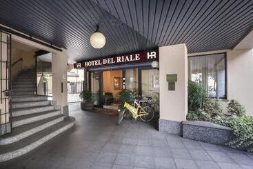 هتل Del Riale