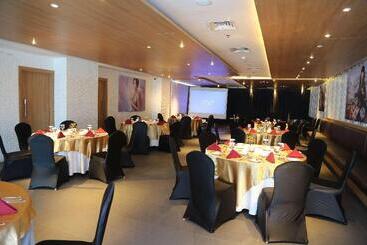 هتل Golden Tulip Galaxy