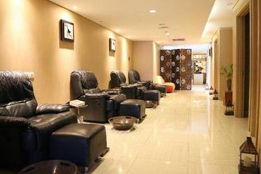 هتل Golden Tulip Galaxy