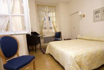 هتل Hôtel De Bastard