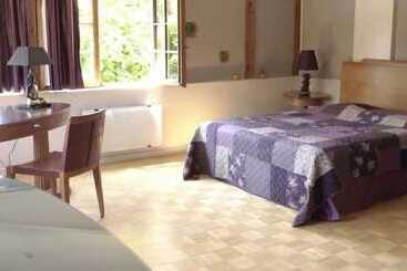 Отель Hôtel Les 3 Falaises
