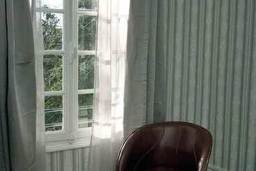Отель Hôtel Les 3 Falaises