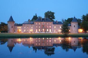 هتل Le Domaine Chateau Du Faucon