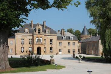 هتل Le Domaine Chateau Du Faucon