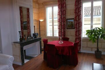 هتل Les Logis Du Roy