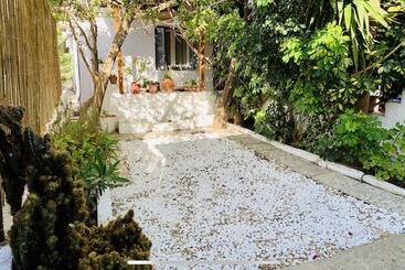 هتل Semiramis Guesthouse