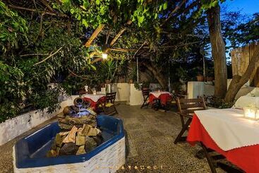 هتل Semiramis Guesthouse
