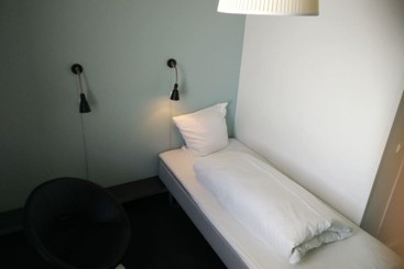 Motel X